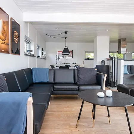 4 Star In Casa de Férias Knebel