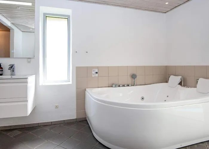 8 Person In Knebel-by Traum Knebel